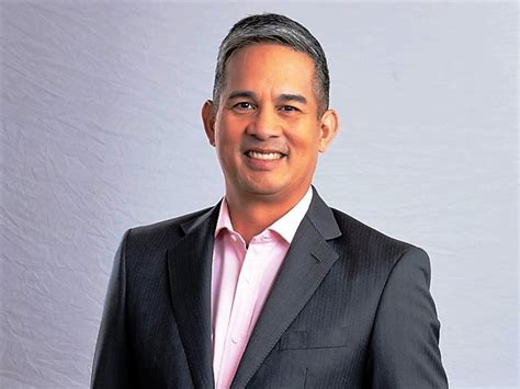 MVP names Al Panlilio as new PLDT chief exec .